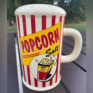 Retro ceramic red/beige Popcorn shaker EUC